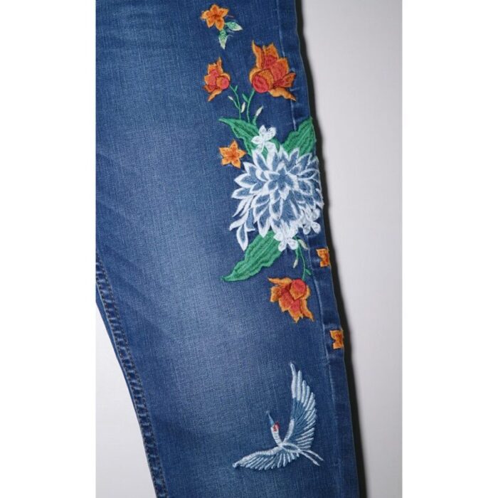 Find Blue Bird & Flower Embroidery High Skinny Jeans