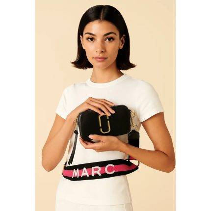 MARK JACOBS SNAPSHOT CAMERA BAG BLACK GOLD LOGO STRAP