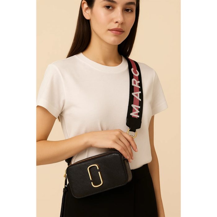 MARK JACOBS SNAPSHOT CAMERA BAG BLACK GOLD LOGO STRAP