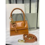 JACQUEMUS LE CHIQUITO MOYEN BOUCLE BAG