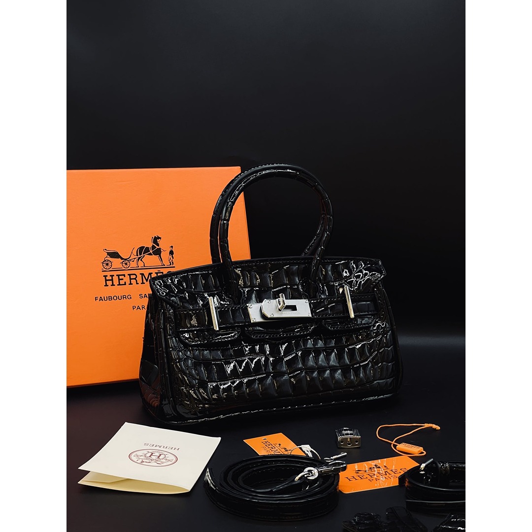HERMES CROCODILE HAND BAG SHINNY BLACK HERMES CROCODILE HAND BAG BLACK