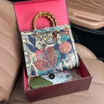 GUCCI DIANA BAMBOO SMALL HANDLE BAG