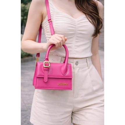 JACQUEMUS LE CHIQUITO MOYEN BOUCLE BAG