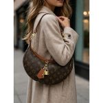 LOUIS VUITTON LOOP CROSS BODY HAND BAG